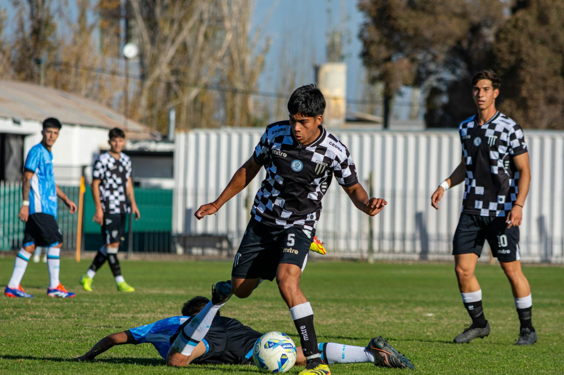 Lazio-Como: Sarri cerca il riscatto all'Olimpico dopo la sconfitta d'andata