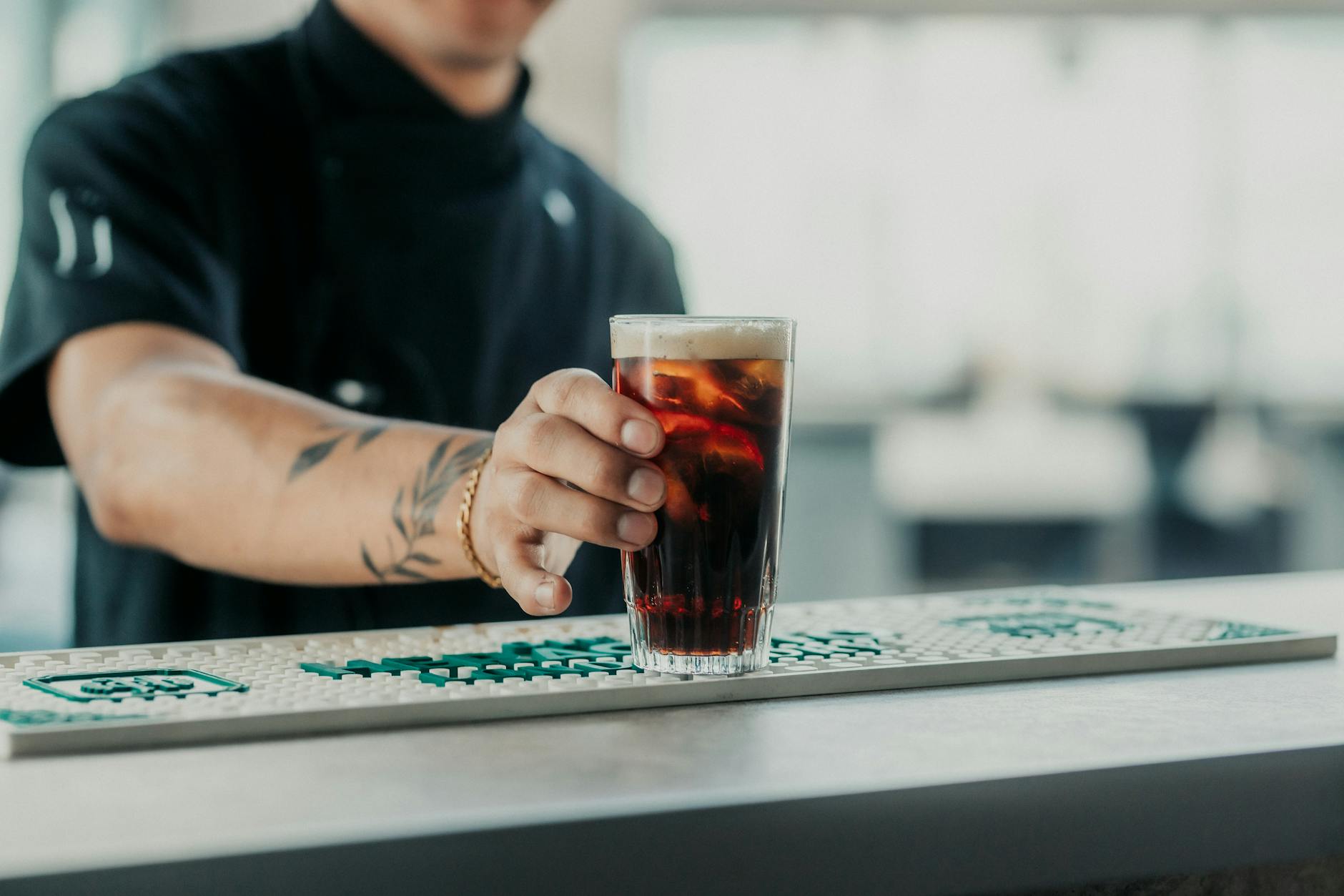 Cagliari travolgente: 4-0 al Verona, Mazzitelli e Sulemana protagonisti all'Unipol Domus