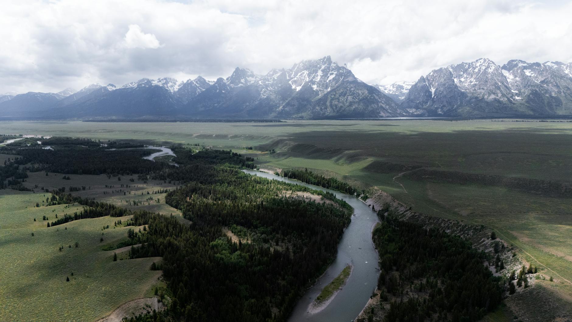 Bastoni e la gogna mediatica: Marotta e Ranocchia difendono il giovane interista