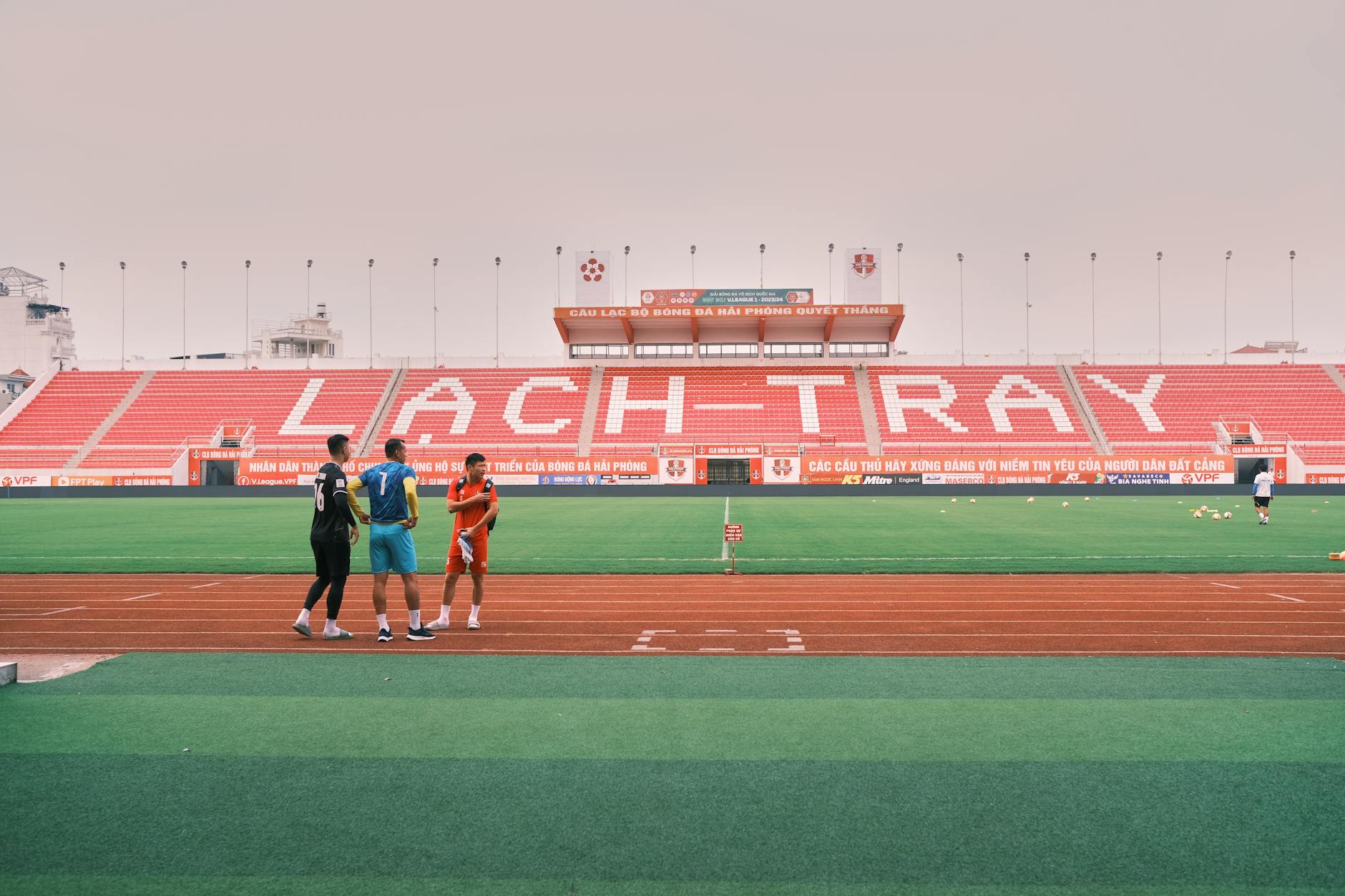 Lecce-Cremonese: formazioni ufficiali e la sfida salvezza di Di Francesco